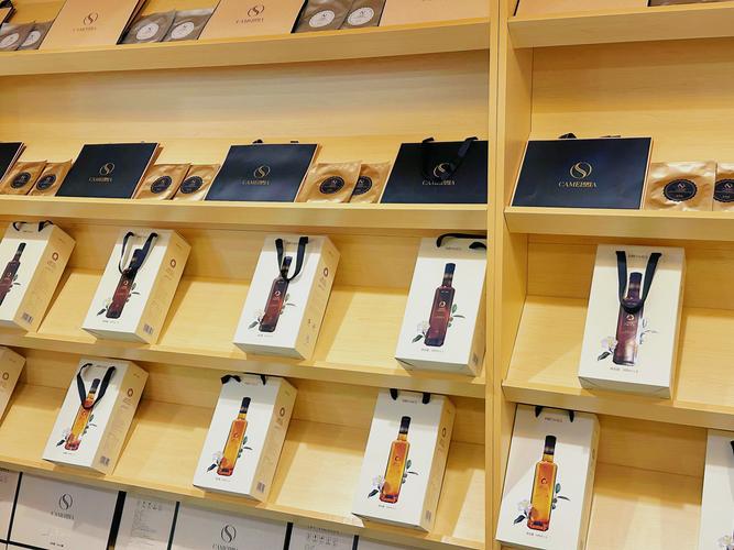 姚伟,公司经营范围包括:一般项目:品牌管理;市场营销策划